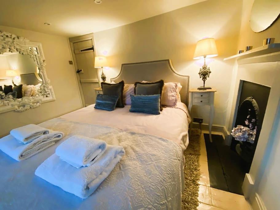 Beautiful Immaculate Cottage, Sunny Outdoor Space, Free Parking - Easy Walk To & Town Aldeburgh